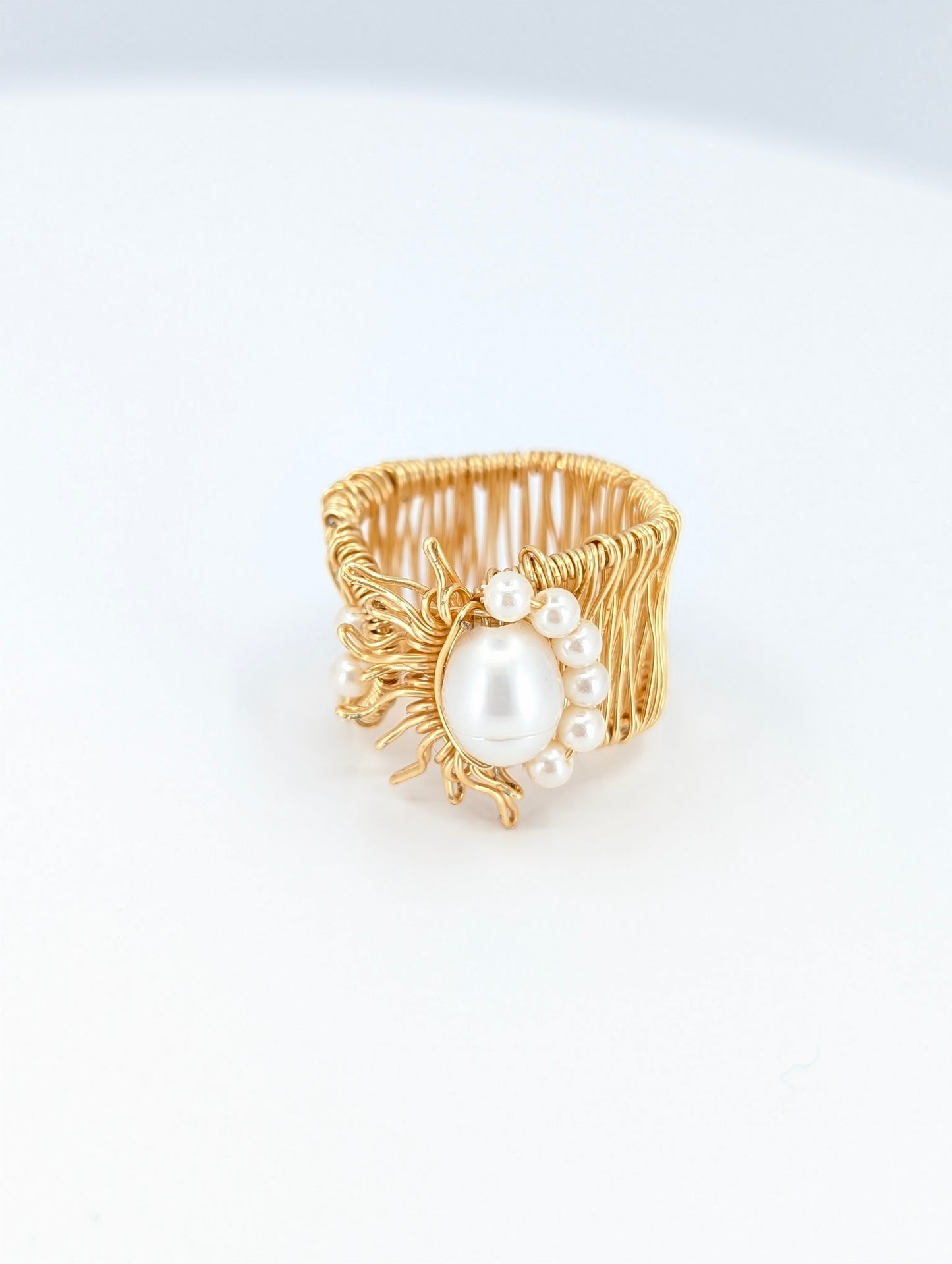 Half river pearls sunshines adjustable ring