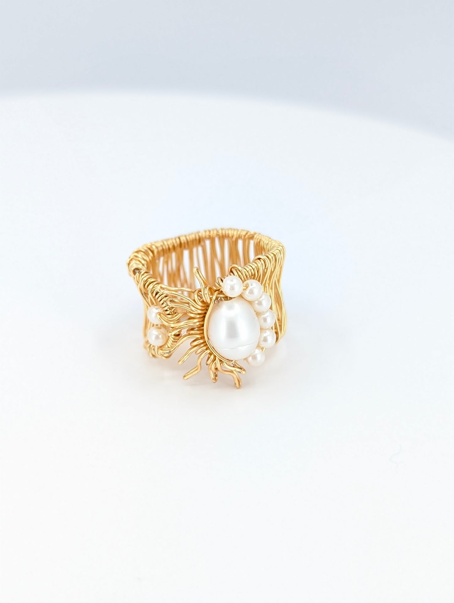 Half river pearls sunshines adjustable ring