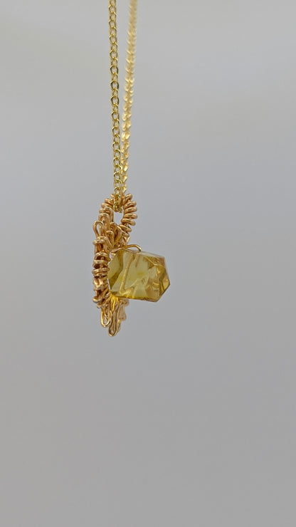 Amber Sunshine Necklace – Gold Tone (Geometric Amber)