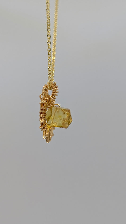 Amber Sunshine Necklace – Gold Tone (Geometric Amber)