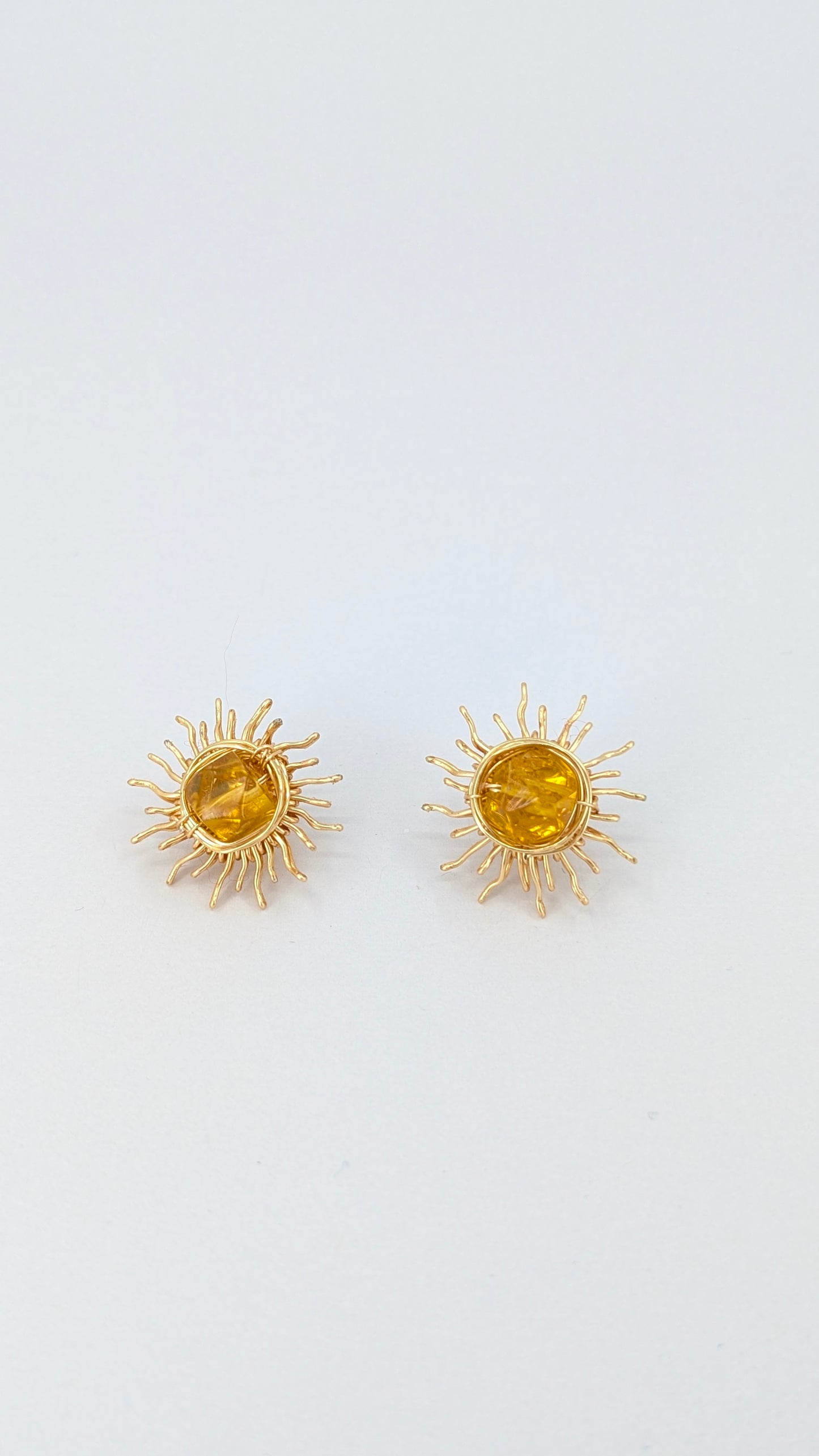 Sun Aura Amber sunshine stud earring