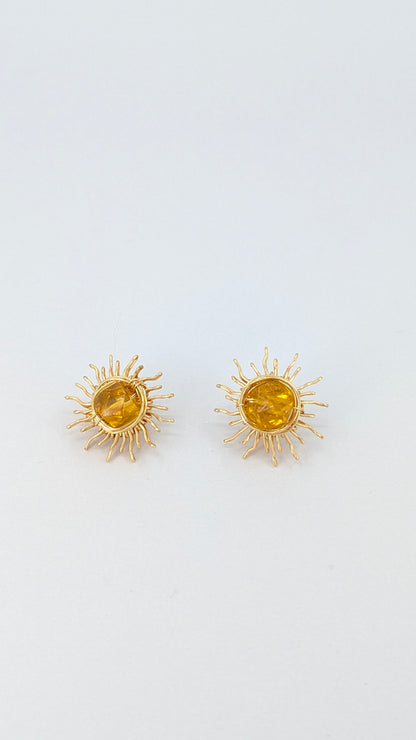 Sun Aura Amber sunshine stud earring