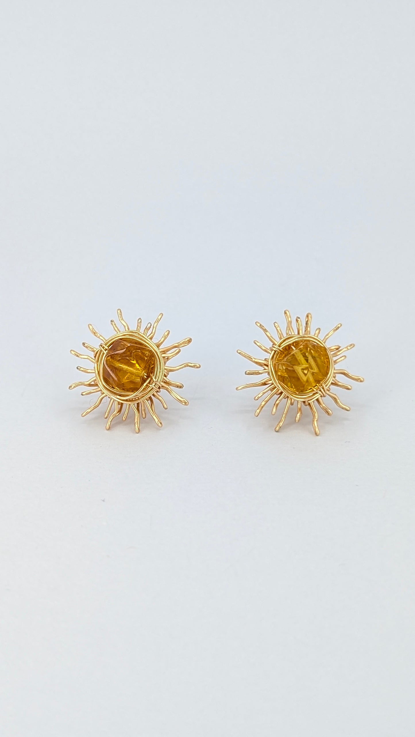 Aura solis Amber sunshine stud earring