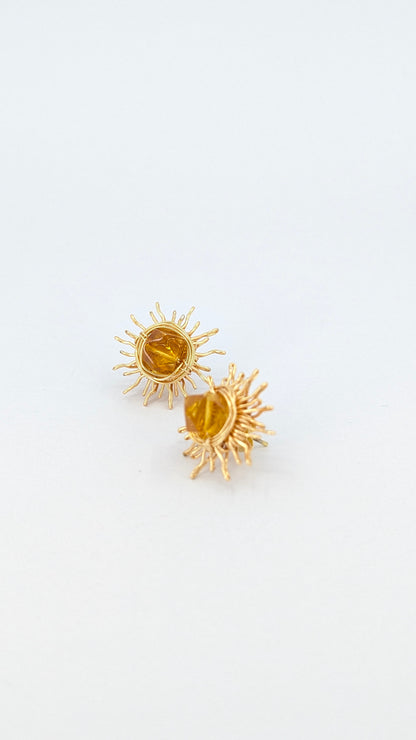 Aura solis Amber sunshine stud earring