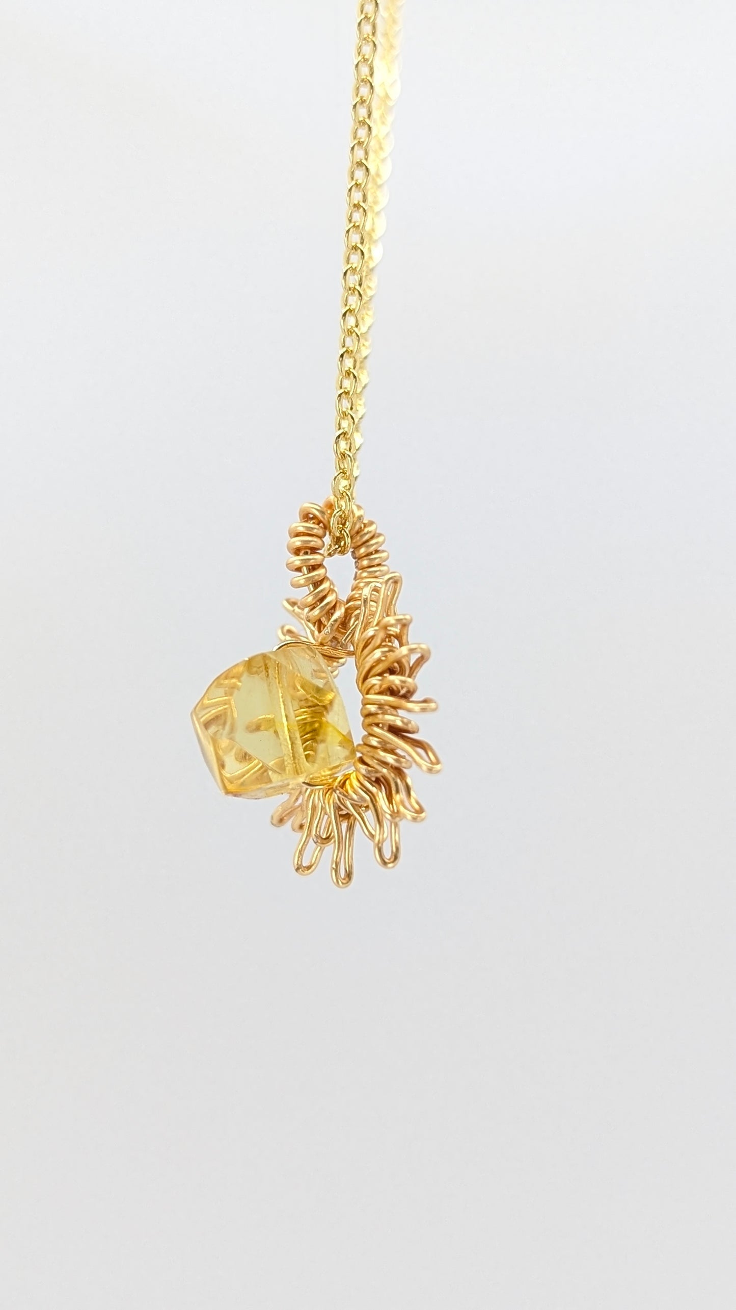 Amber Sunshine Necklace – Gold Tone (Geometric Amber)