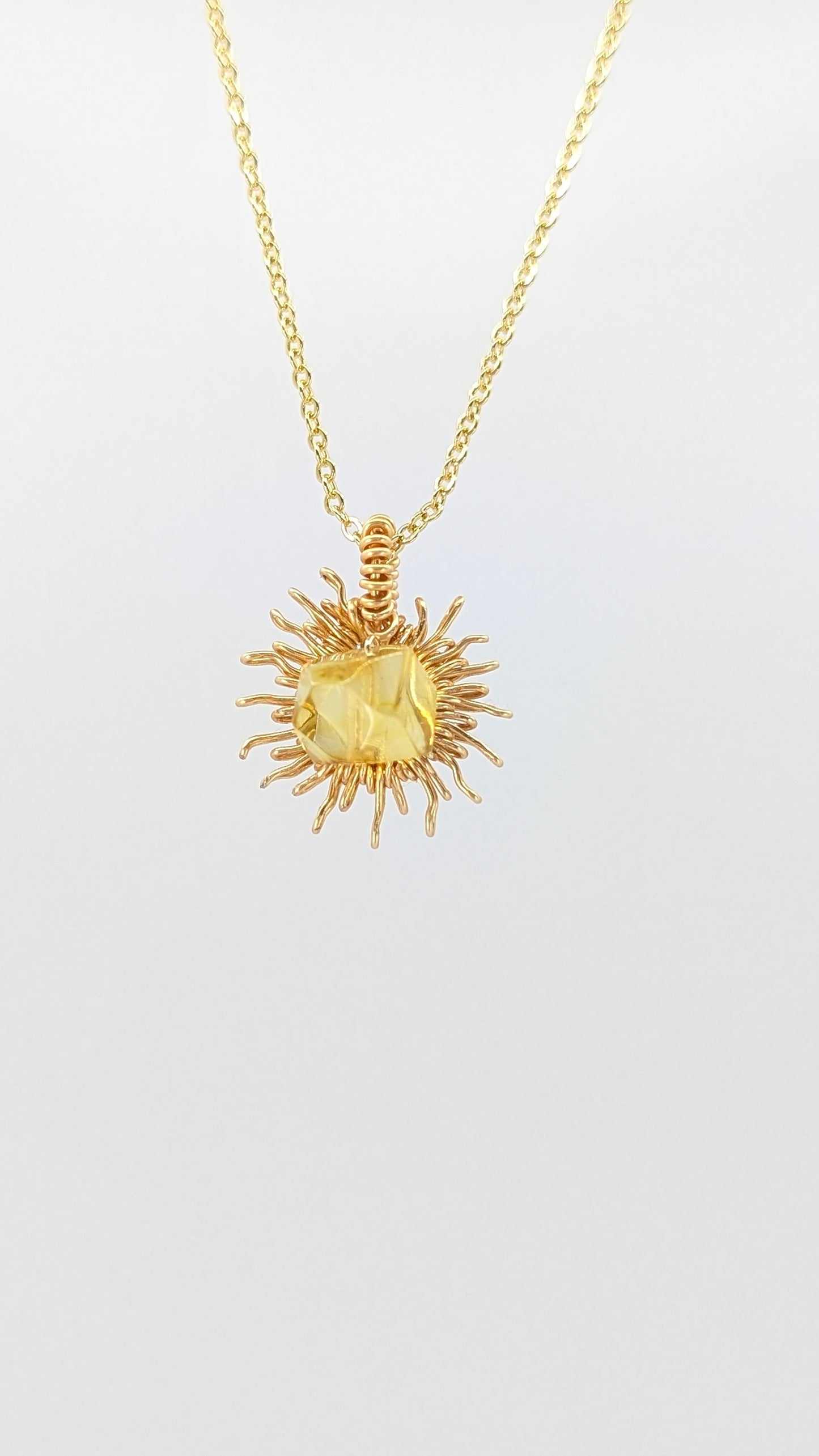 Amber Sunshine Necklace – Gold Tone (Geometric Amber)