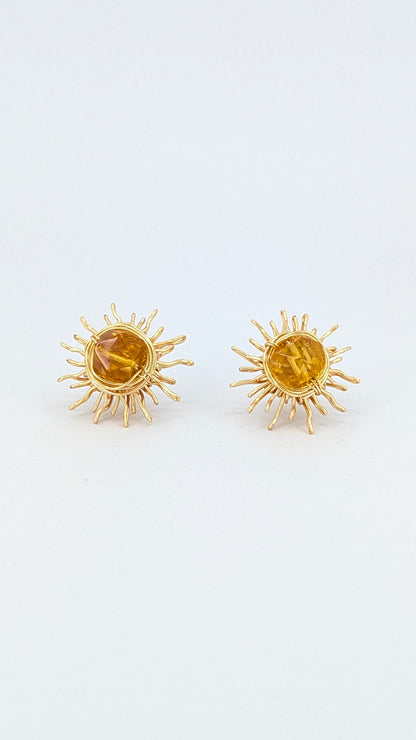 Aura solis Amber sunshine stud earring
