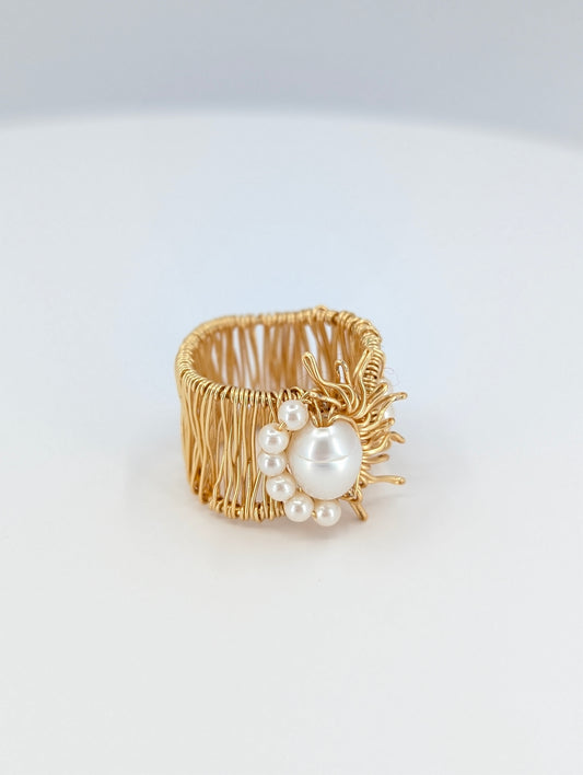 Half river pearls sunshines adjustable ring