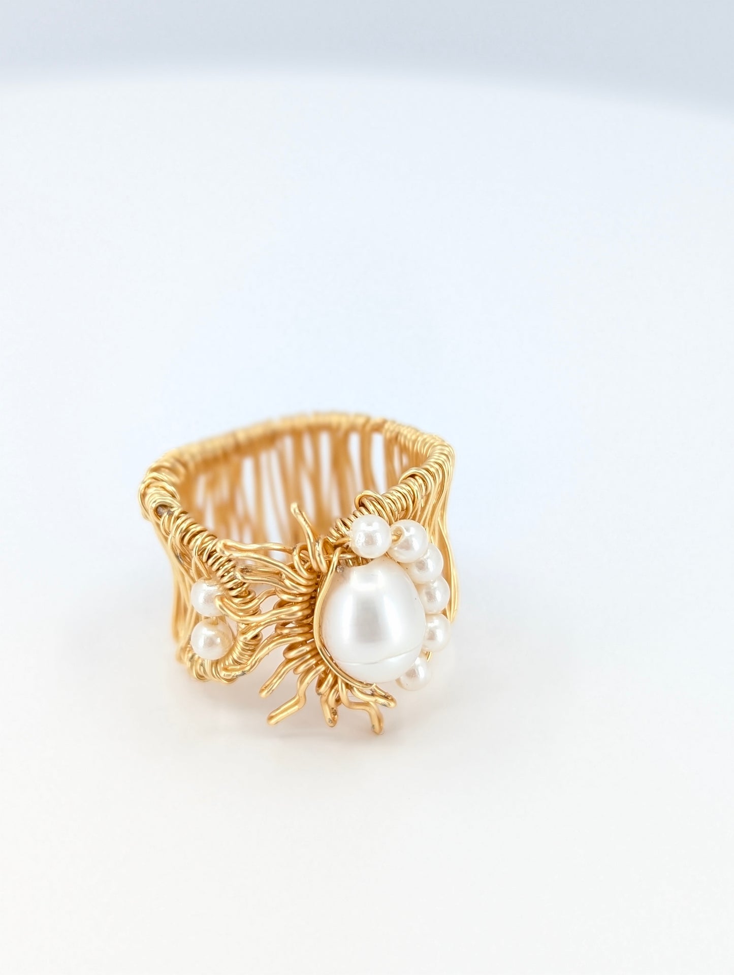 Half river pearls sunshines adjustable ring