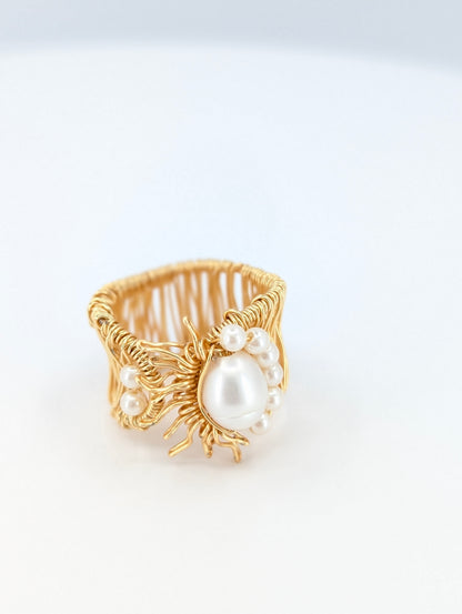 Half river pearls sunshines adjustable ring