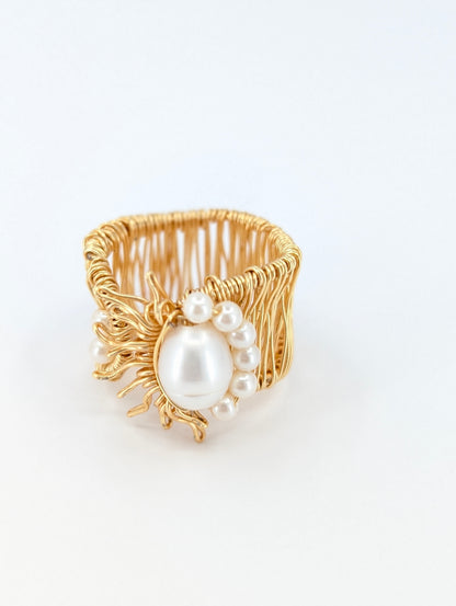Half river pearls sunshines adjustable ring