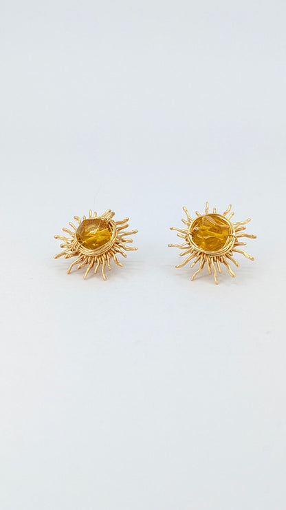 Sun Aura Amber sunshine stud earring