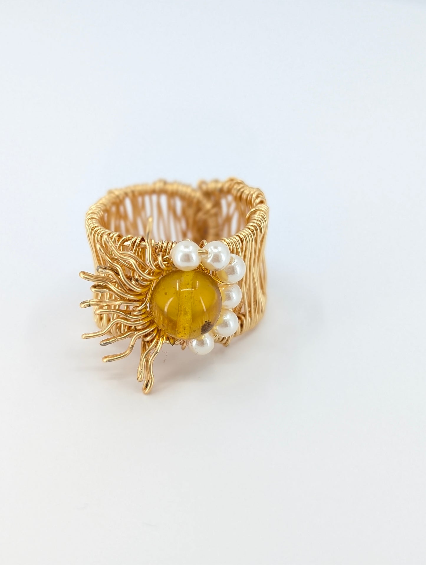 Sunset Half river pearl sunshine with amber ring