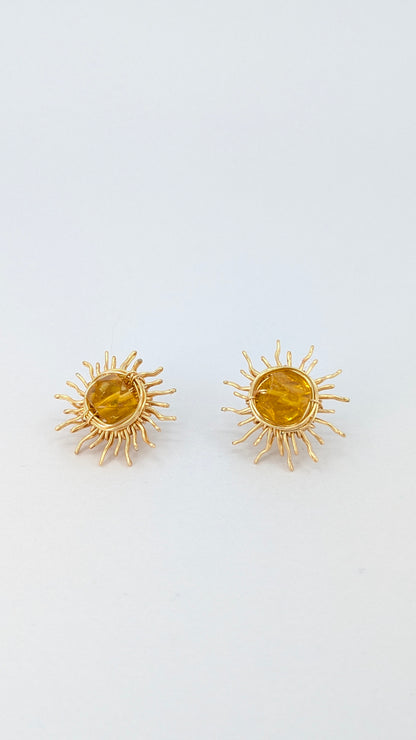 Sun Aura Amber sunshine stud earring
