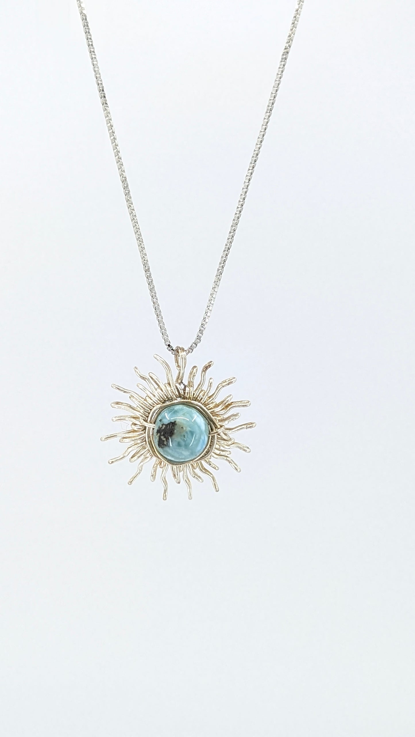Sunshine larimar silver color necklace