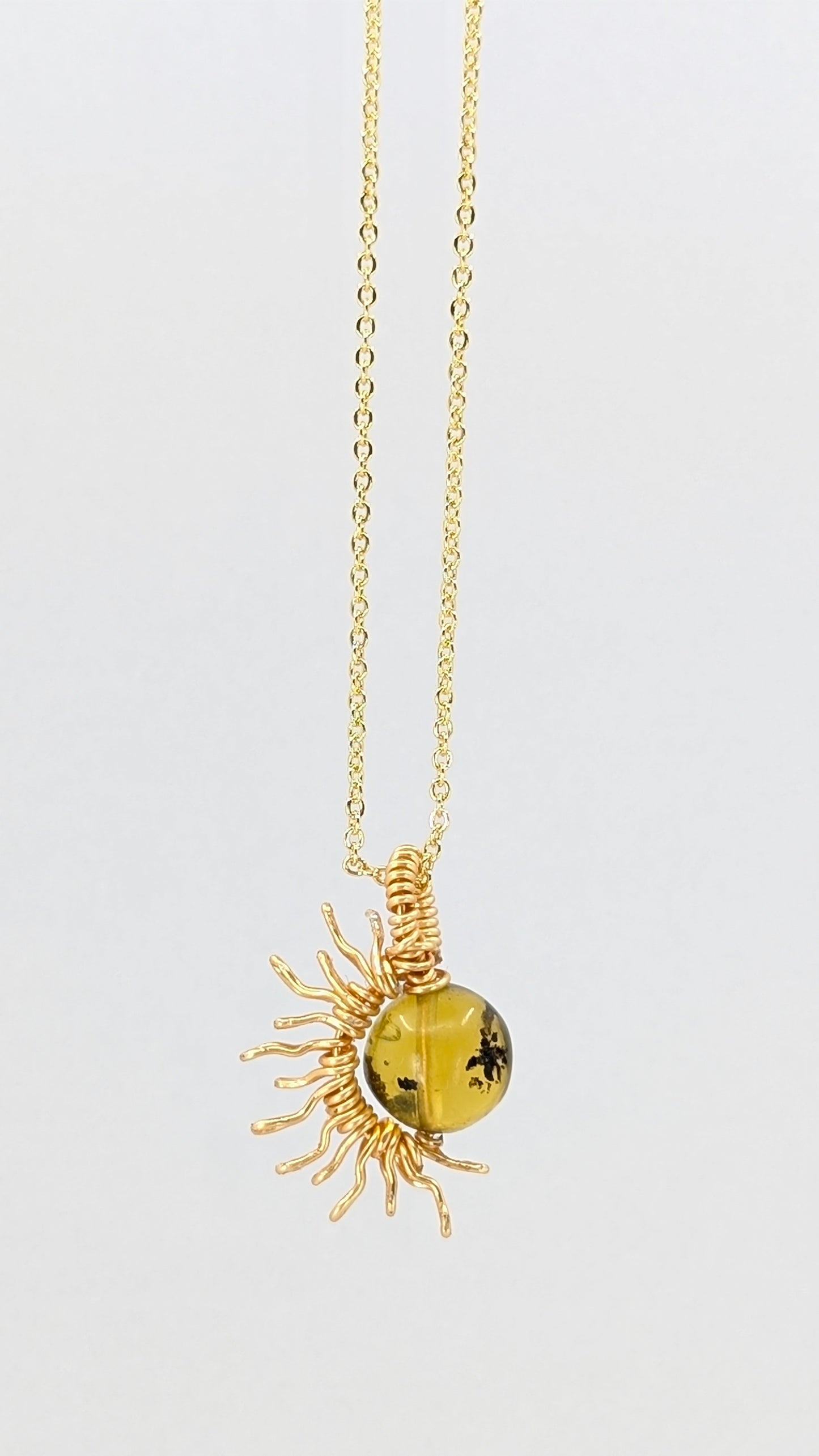 Dawn Amber Necklace – Gold Tone (Warm Rounded Amber)