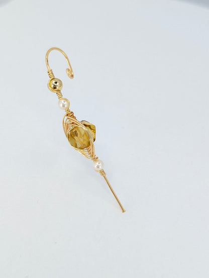Amber halo ear pin