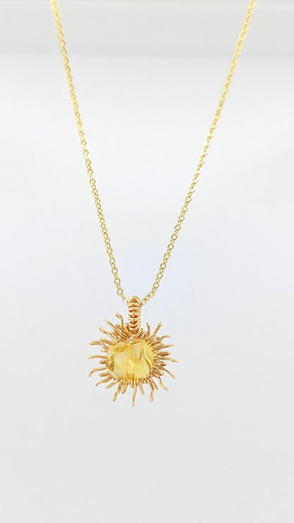 Amber Sunshine Necklace – Gold Tone (Geometric Amber)