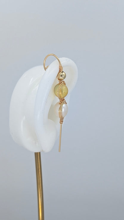 Amber and Pearl ear pin